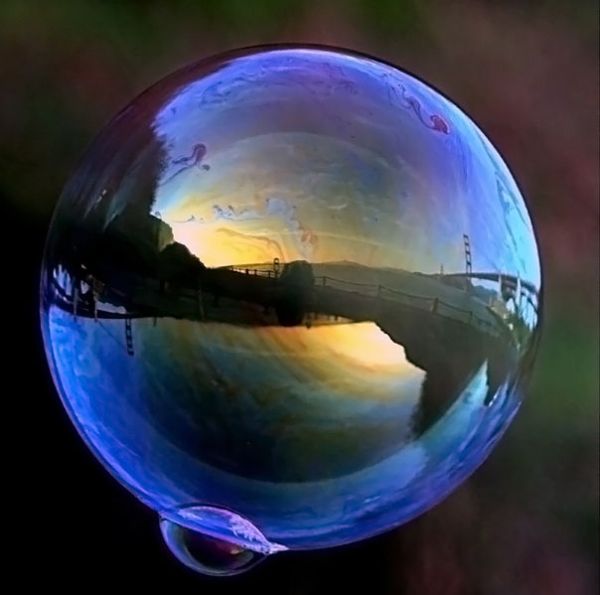 604px-Ggb_in_soap_bubble_1